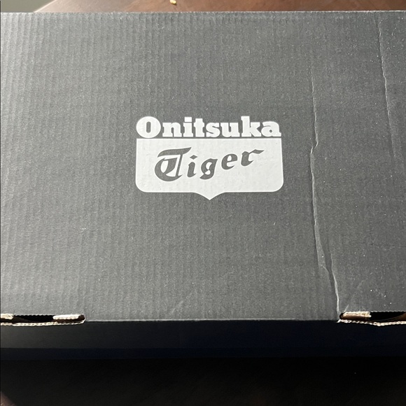 New Onitsuka Tiger shoes in cream/oatmeal - Picture 1 of 4